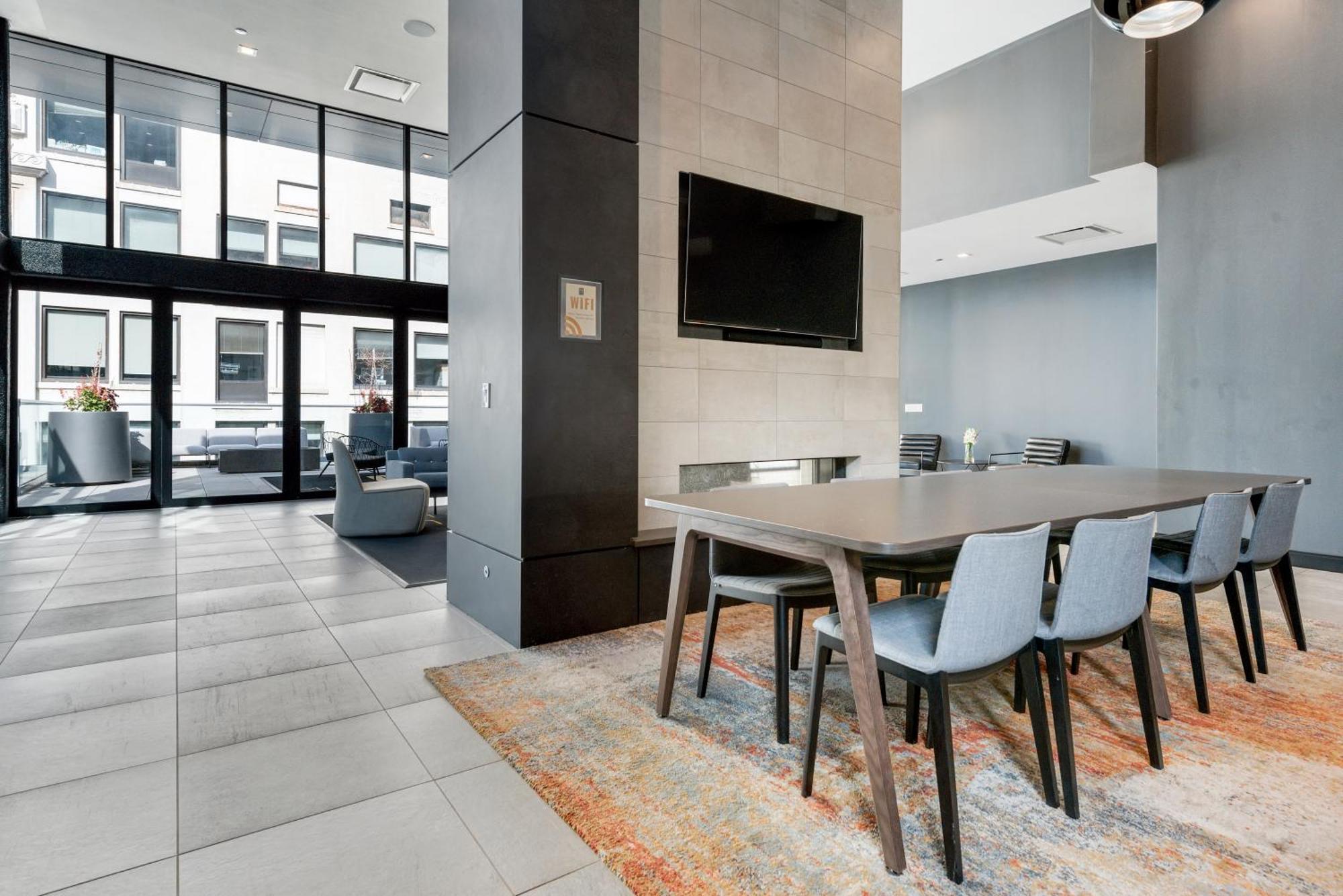 Experience Downtown Chicago At Millennium - Luxury Apartments In The Loop Buitenkant foto